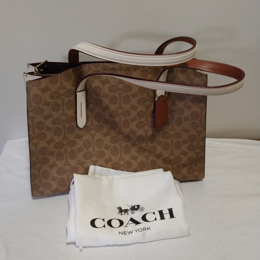 Sold**Charlie Carry All Signature "C" Tote Bag - Picture 1 of 16